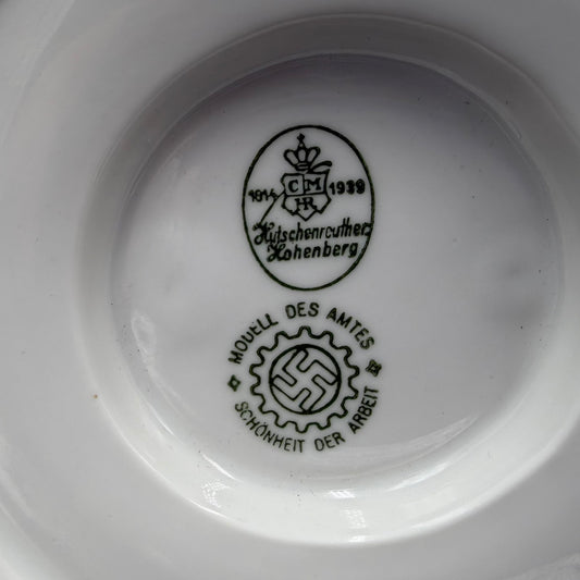 WW2 original artifact – Rare WW2 “Schönheit der Arbeit” Porcelain Gravy Boat – Hutschenreuther Hohenberg – 1939 Model – Excellent Condition – interior detail