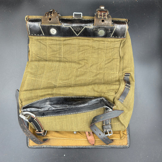 WW2 original artifact – Tornister 1940 – interior detail