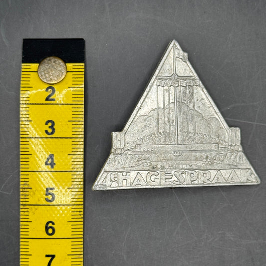 WW2 original artifact – NSB '4e Hagespraak' Tinnie 1939 – interior detail