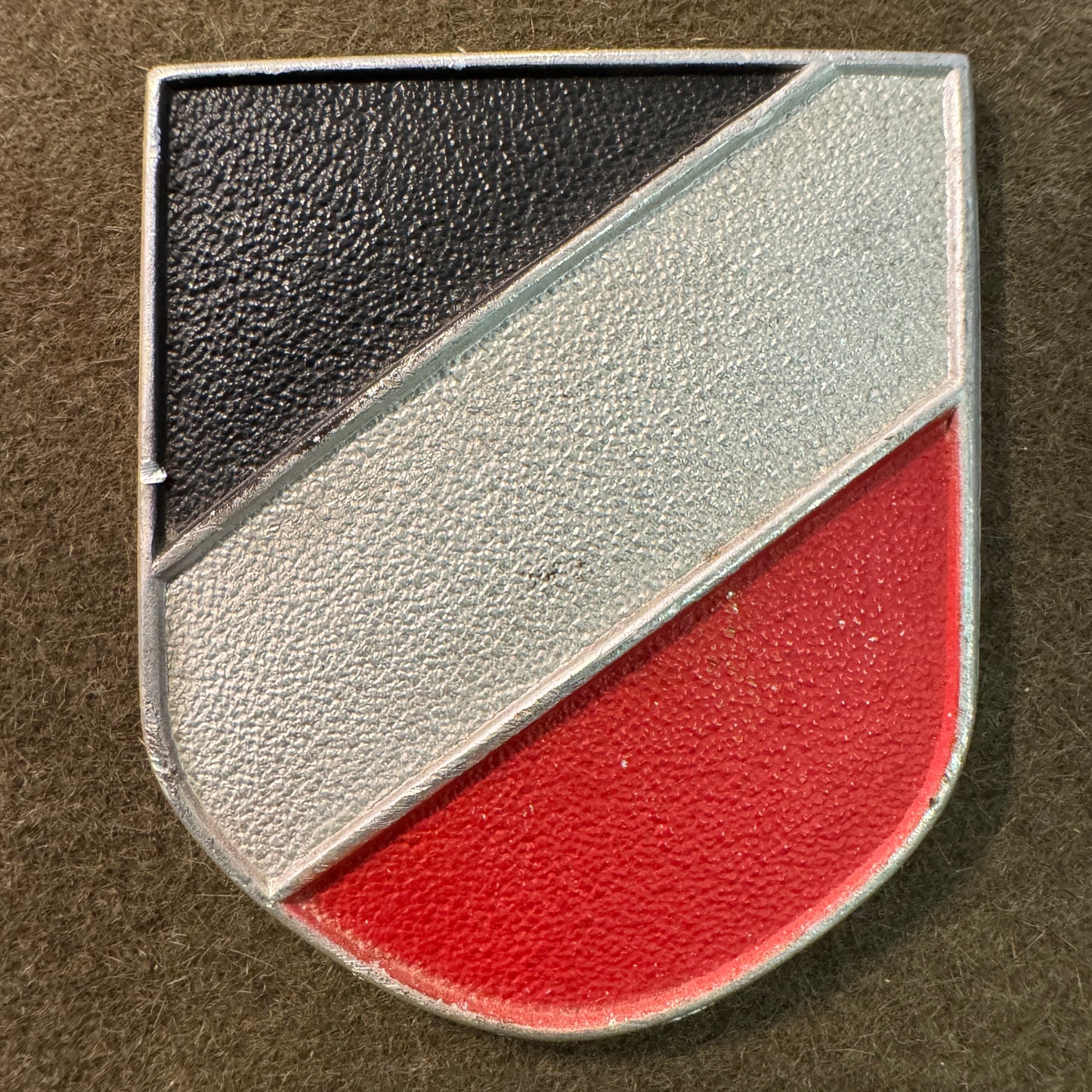 WW2 original artifact – WH (Heer) DAK Tropical Pith Helmet – interior page