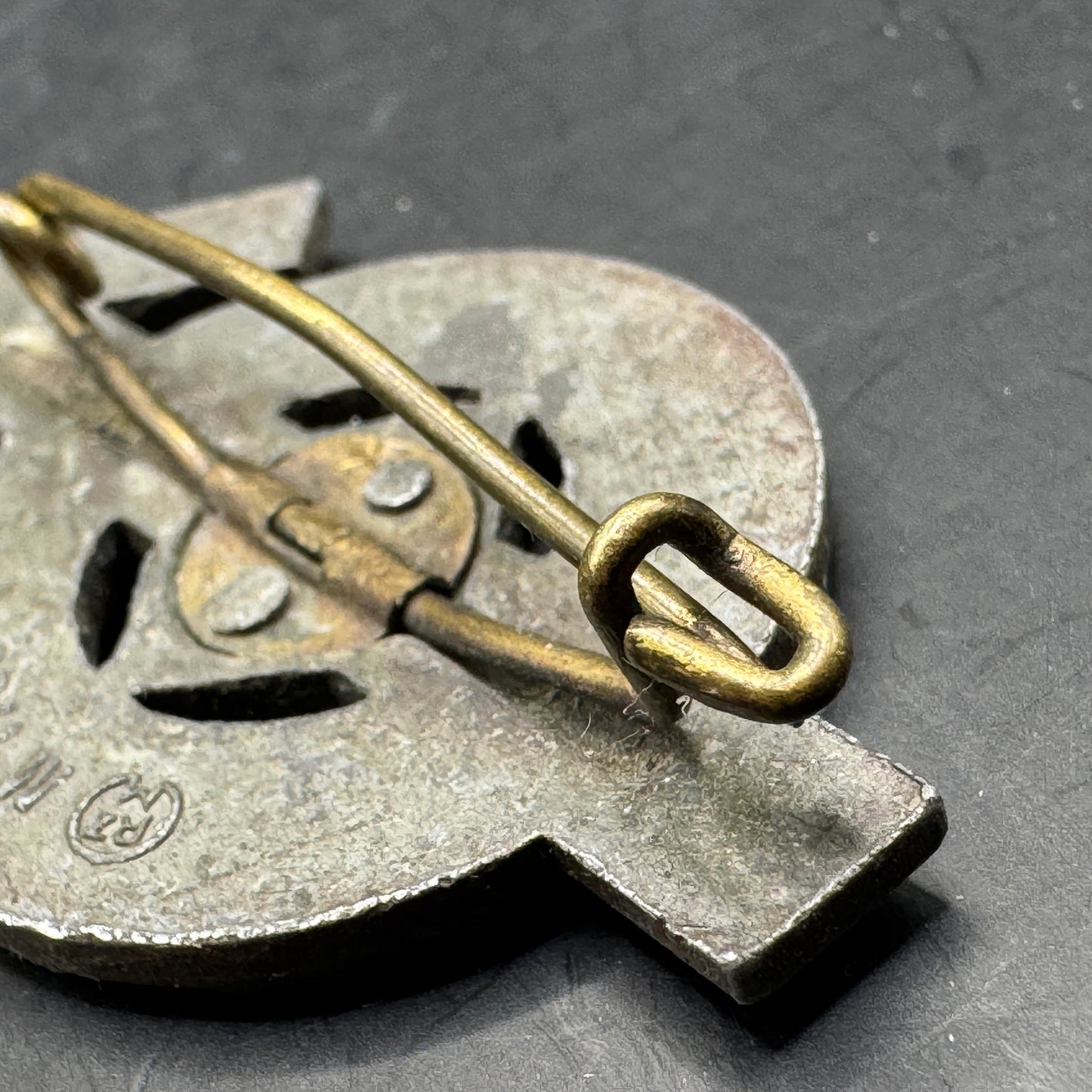 WW2 original artifact – Hitlerjugend (HJ)-Leistungsabzeichen in Silver RZM M1/36 – interior page