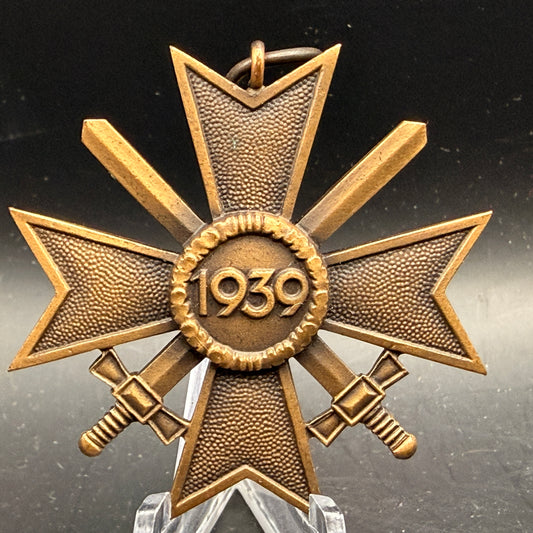 WW2 original artifact – Kriegsverdienst Kreuz with swords (KVK2) – interior detail