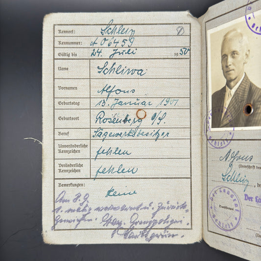 WW2 original artifact – Kennkarte 1945 with nice rear! – interior detail