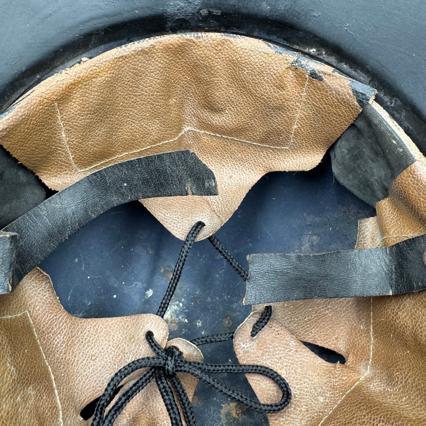 WW2 original artifact – Luftschutzhelmet – interior page
