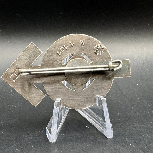 WW2 original artifact – Hitlerjugend (HJ)-Leistungsabzeichen in Silber, RZM M1/101 Gustav Brehmer – interior detail