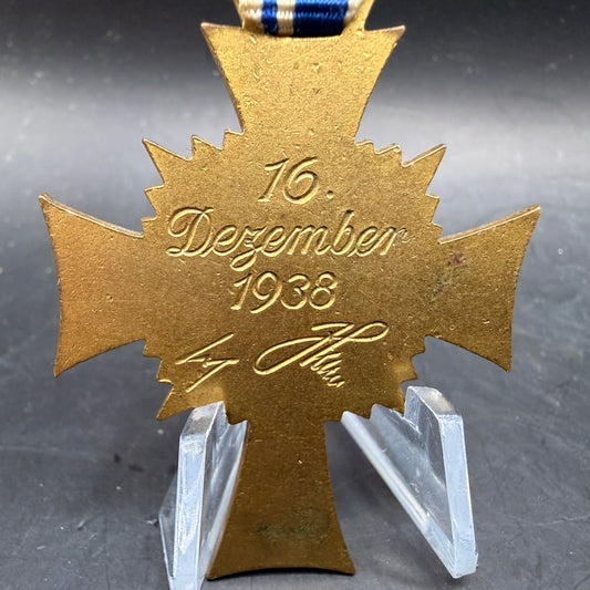 WW2 original artifact – Mutter Kreuz Gold (short ribbon) – interior detail