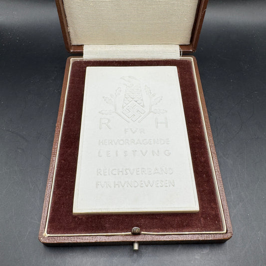 WW2 original artifact – Extremely rare!! Reichsverband für das deutsche hundewesen with original case – interior detail