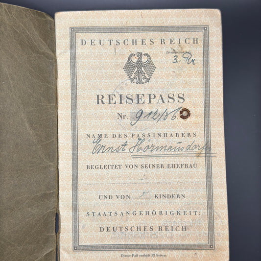 WW2 original artifact – Reisepass 1936 – interior detail