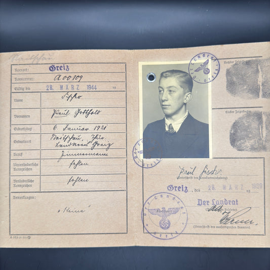 WW2 original artifact – Kennkarte 1939 – interior detail