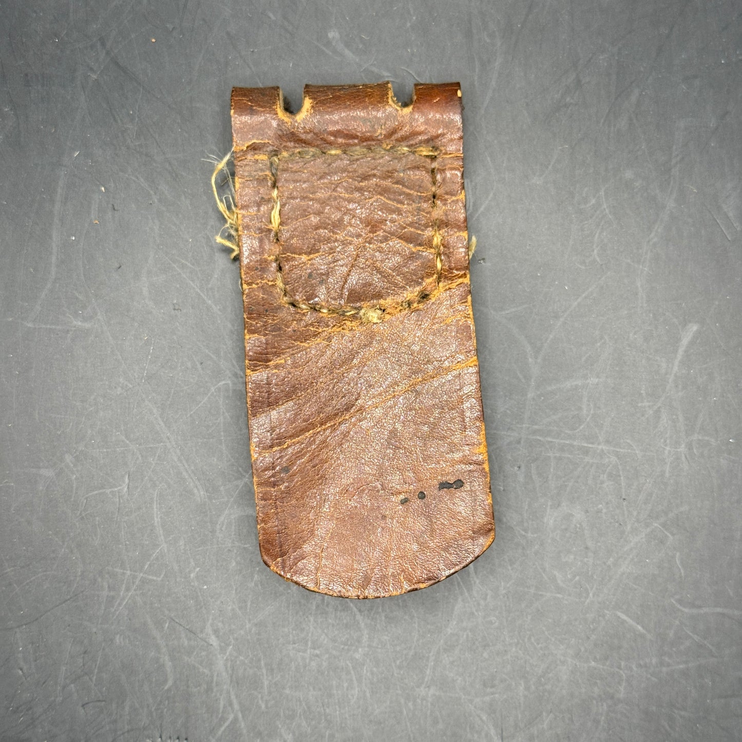 WW2 original artifact – WW1 Leather buckle tab 1916 – interior page