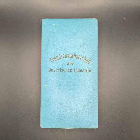 WW2 original artifact – Treudienstabzeichen der Bayerischen Industrie – interior detail