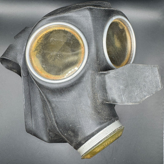 WW2 original artifact – VM40 Volksgasmaske Luftschutz – interior detail