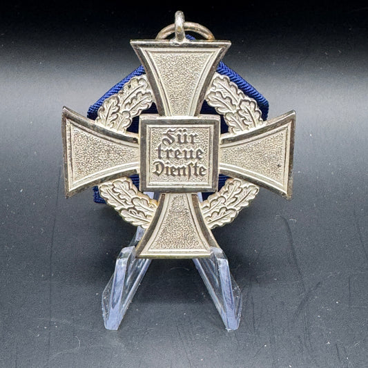 WW2 original artifact – German Treue Dienst Medal – interior detail