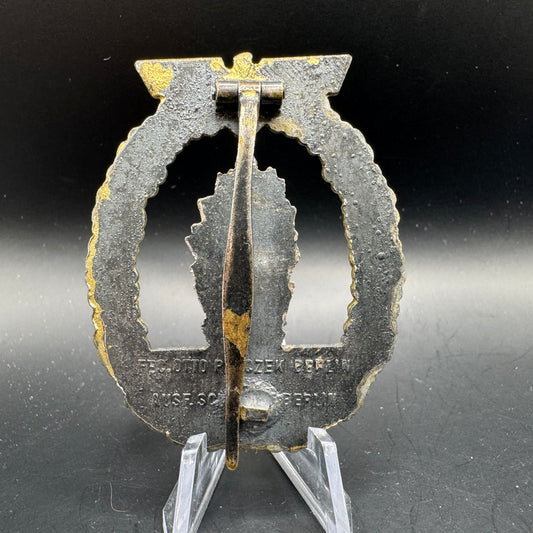 WW2 original artifact – Minensucher Kriegsabzeichen, Buntmetall, Fec. Otto Placzek Berlin Ausf. Schwerin – interior detail