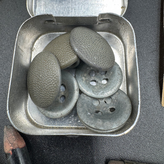 WW2 original artifact – Mica Wirtschaftskasten – interior detail