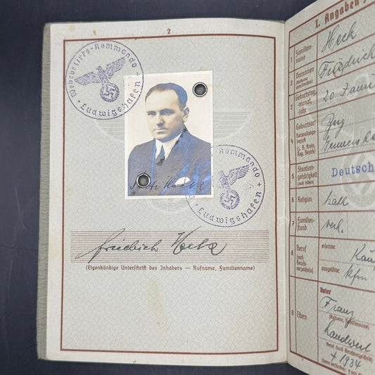 WWII German Wehrpass with original photo Friedrich Heck Ludwigshafen am Rhein