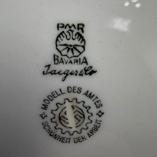 WW2 original artifact – WW2 “Schönheit der Arbeit” Deep Soup Plate – PMR Bavaria / Jaeger & Co – 23.5 cm – Model des Amtes – Small Rim Chip – interior detail