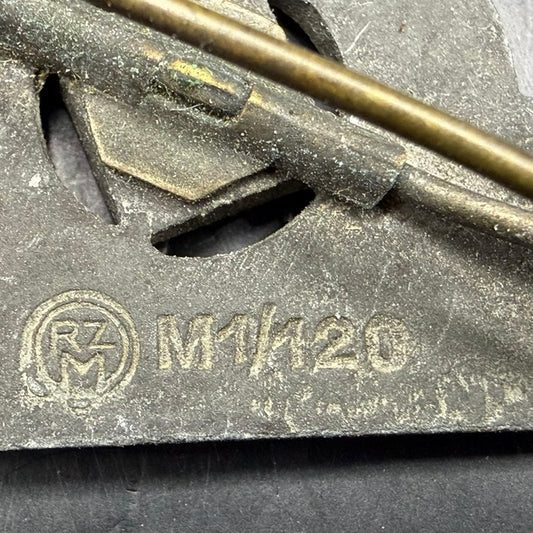 WW2 original artifact – Early RADwJ Brooch – RZM M1/120 (W. Redo, Saarlautern) – interior detail