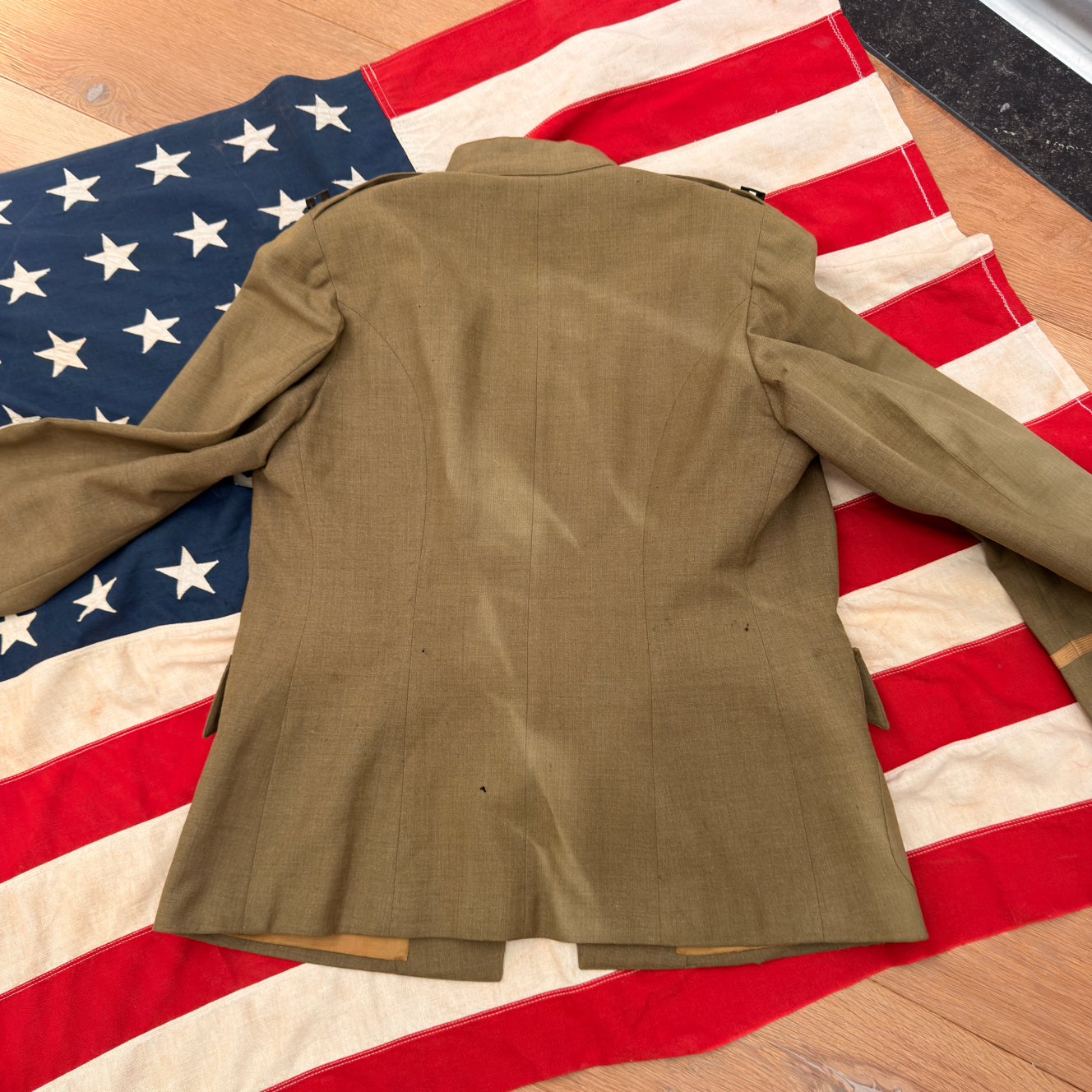 WW2 original artifact – WWI U.S. Army Ordnance Officer Tunic – 1st Lt., 4 Campaign Stars, Overseas – interior page