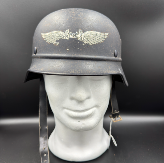 WW2 original artifact – M40 ‘beaded’ Luftschutz steel helmet Q66 – interior detail