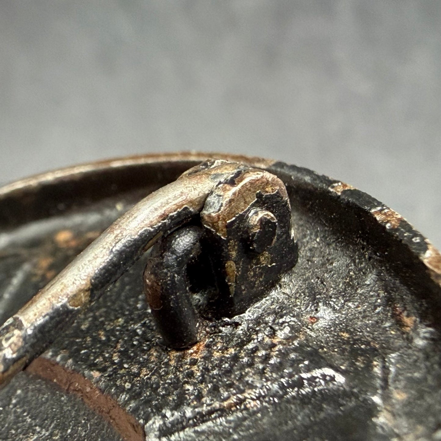 Small iron hinge detail WW2 Black Wound Badge PKZ 118