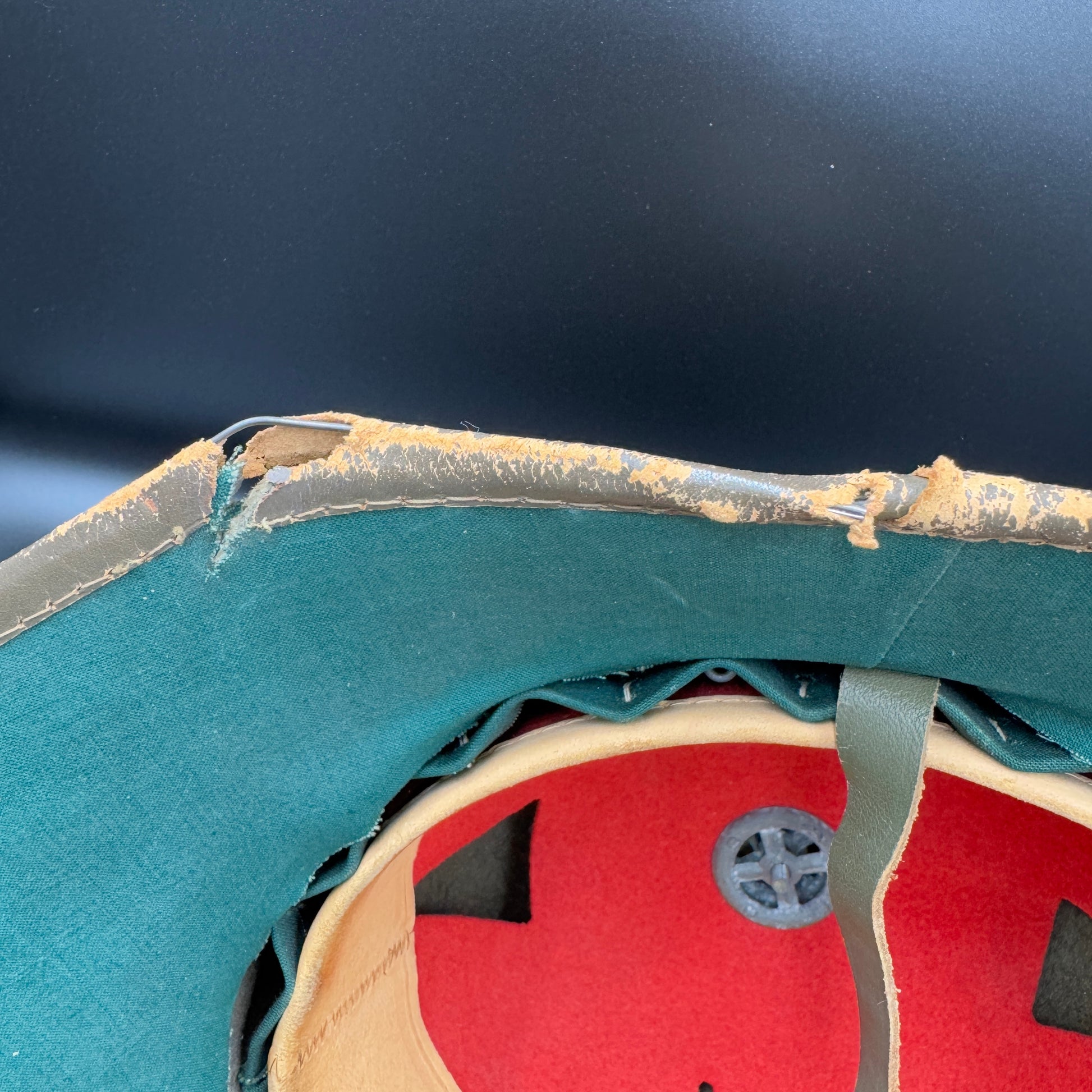 WW2 original artifact – WH (Heer) DAK Tropical Pith Helmet – interior page