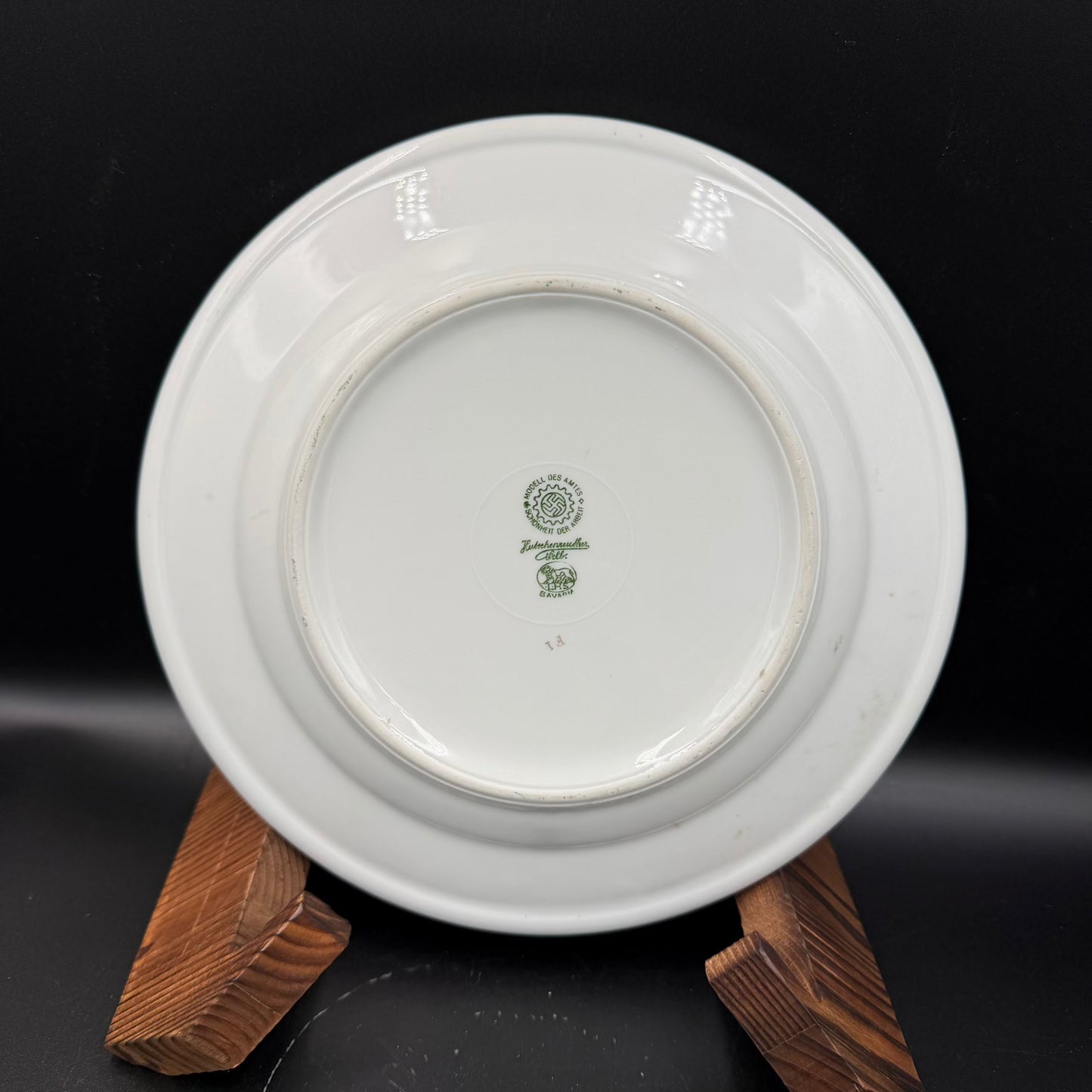 WW2 original artifact – WW2 “Schönheit der Arbeit” Deep Soup Plate – Hutschenreuther Selb Bavaria – Rare WL Monogram – 23 cm – interior title page