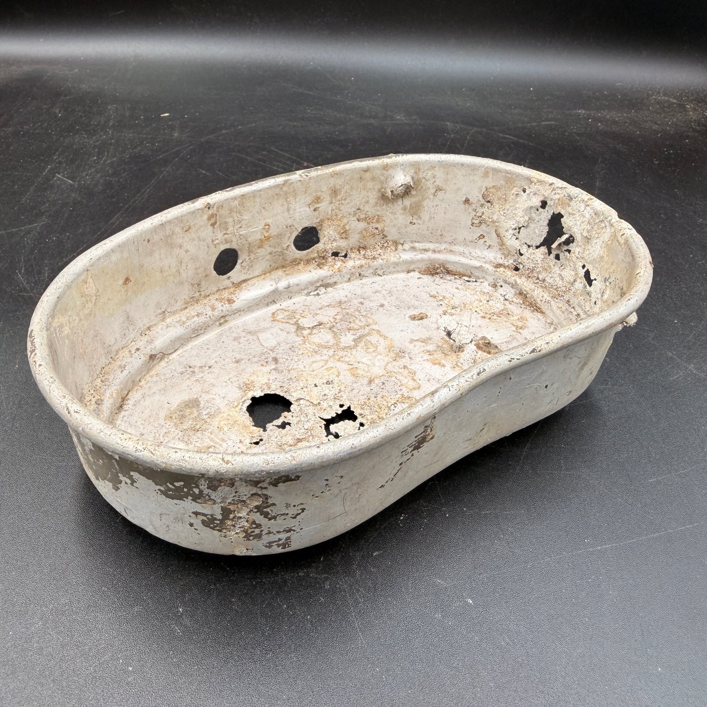 WW2 original artifact – German messkit lid with inscription "ob monn" – interior title page