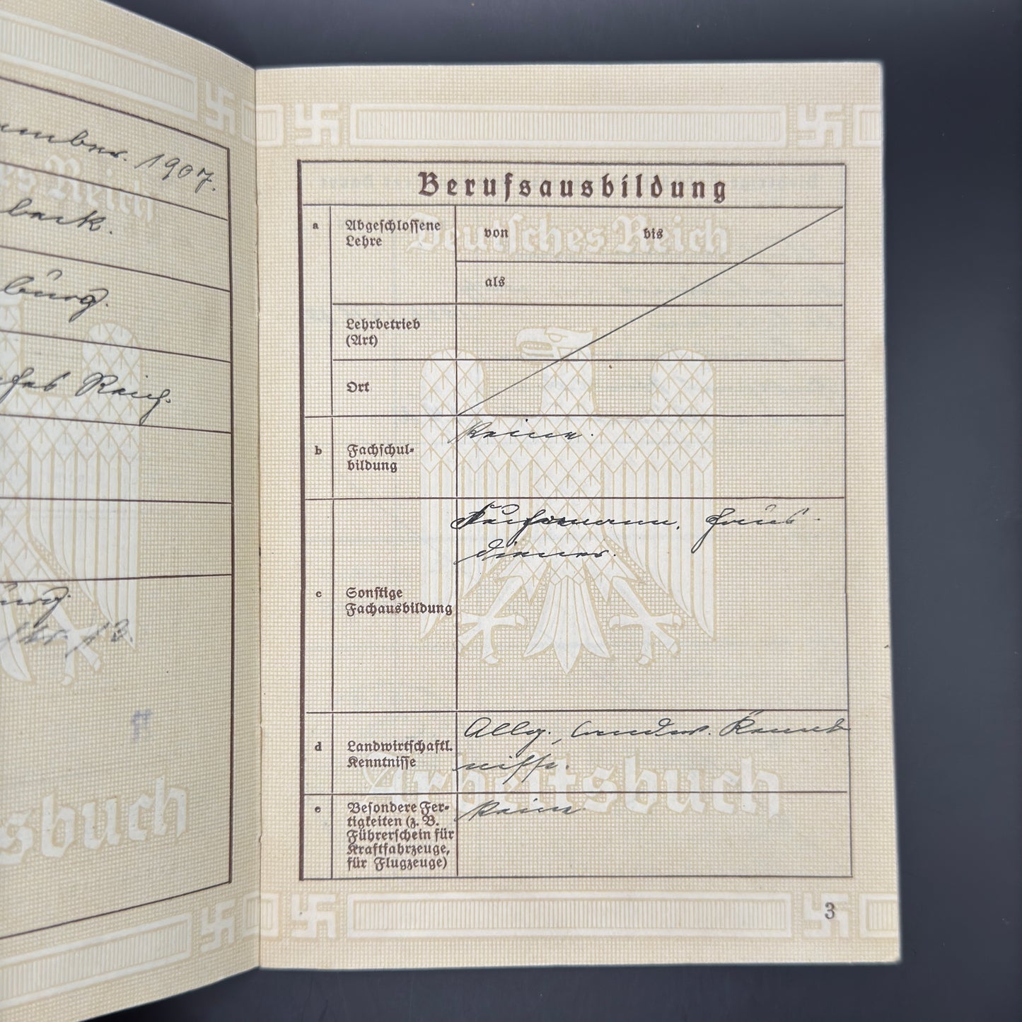 WW2 original artifact – Arbeitsbuch Domestic servant – interior detail