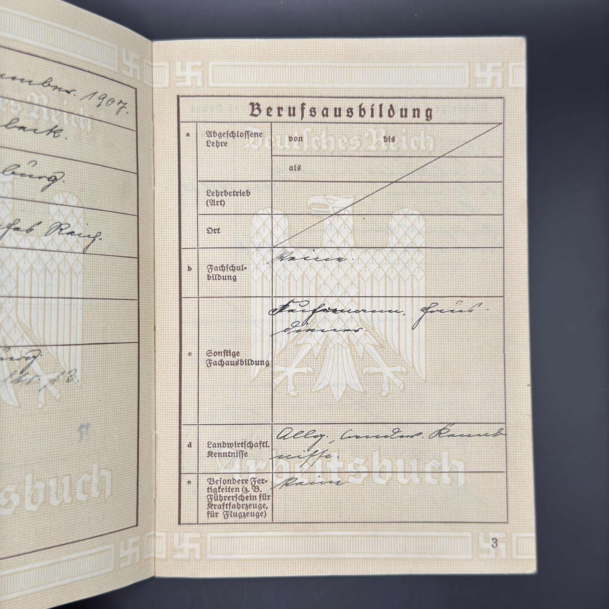 WW2 original artifact – Arbeitsbuch Domestic servant – interior detail