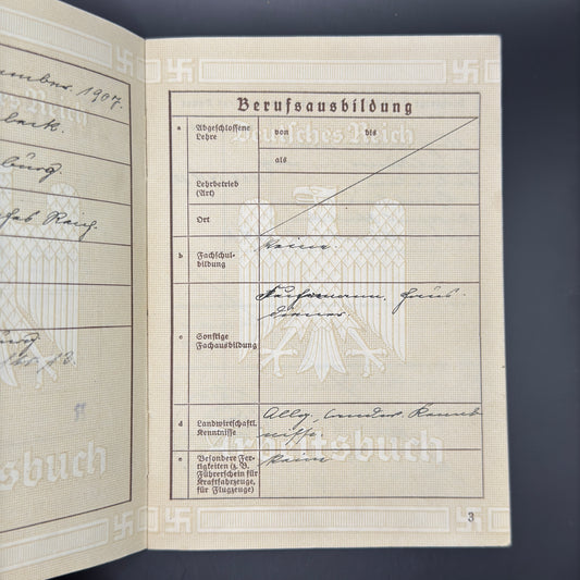 WW2 original artifact – Arbeitsbuch Domestic servant – interior detail