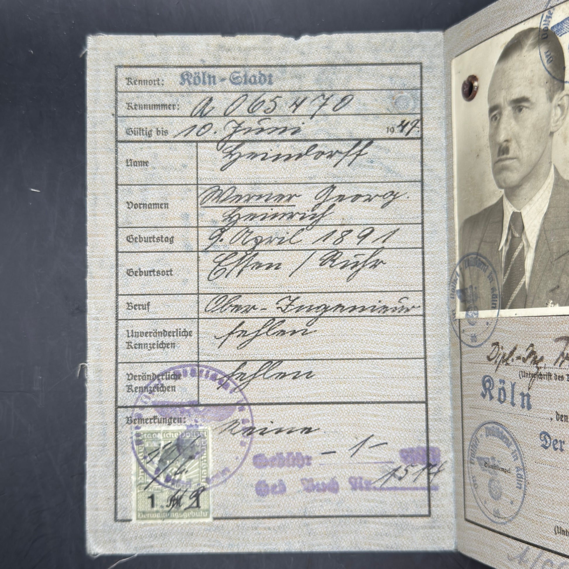 WW2 original artifact – Kennkarte Diplomat – interior detail