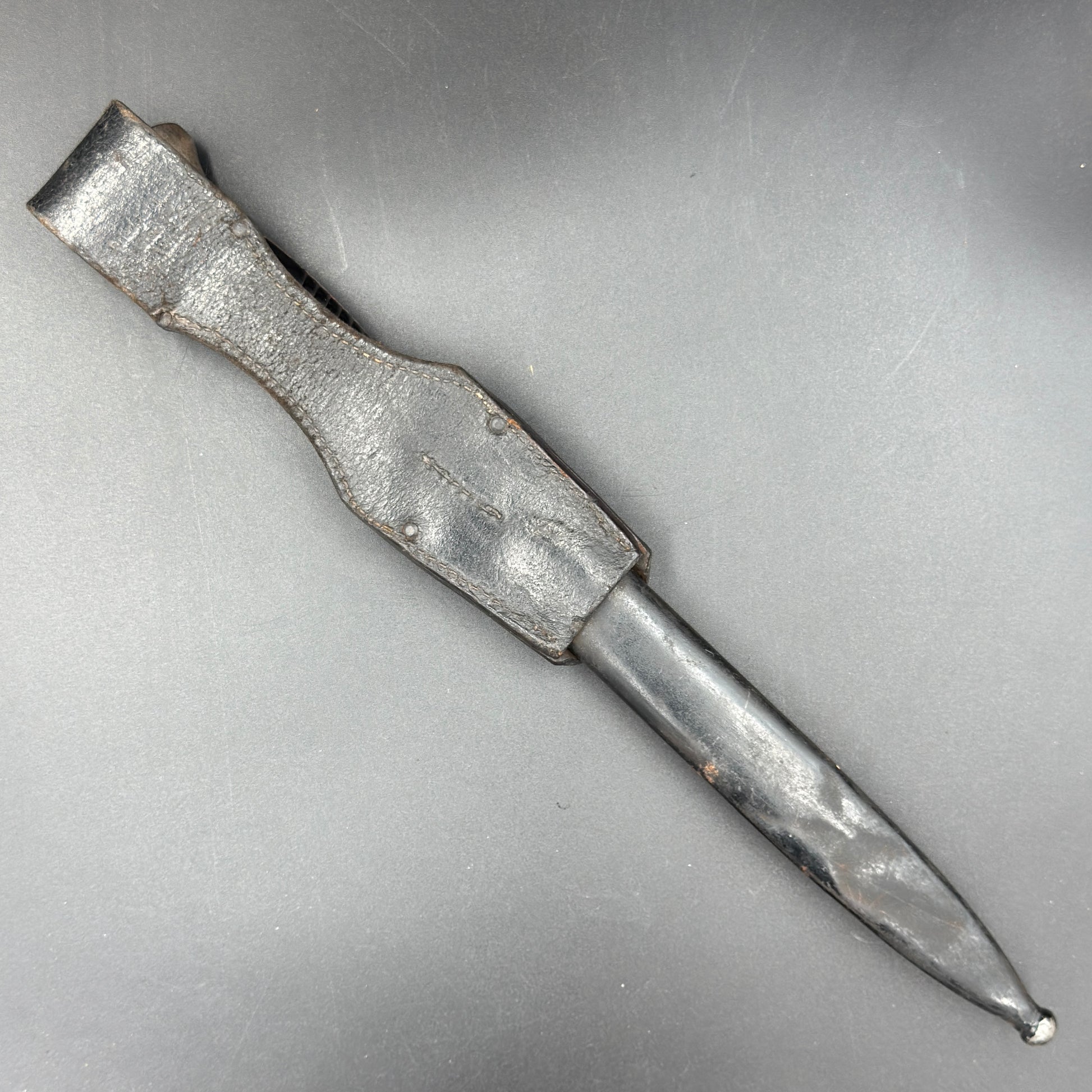 WW2 original artifact – K98 Bayonet with frog 1942 – interior detail