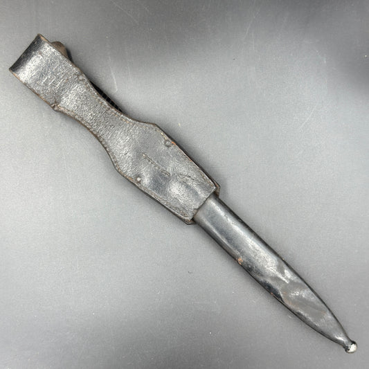 WW2 original artifact – K98 Bayonet with frog 1942 – interior detail