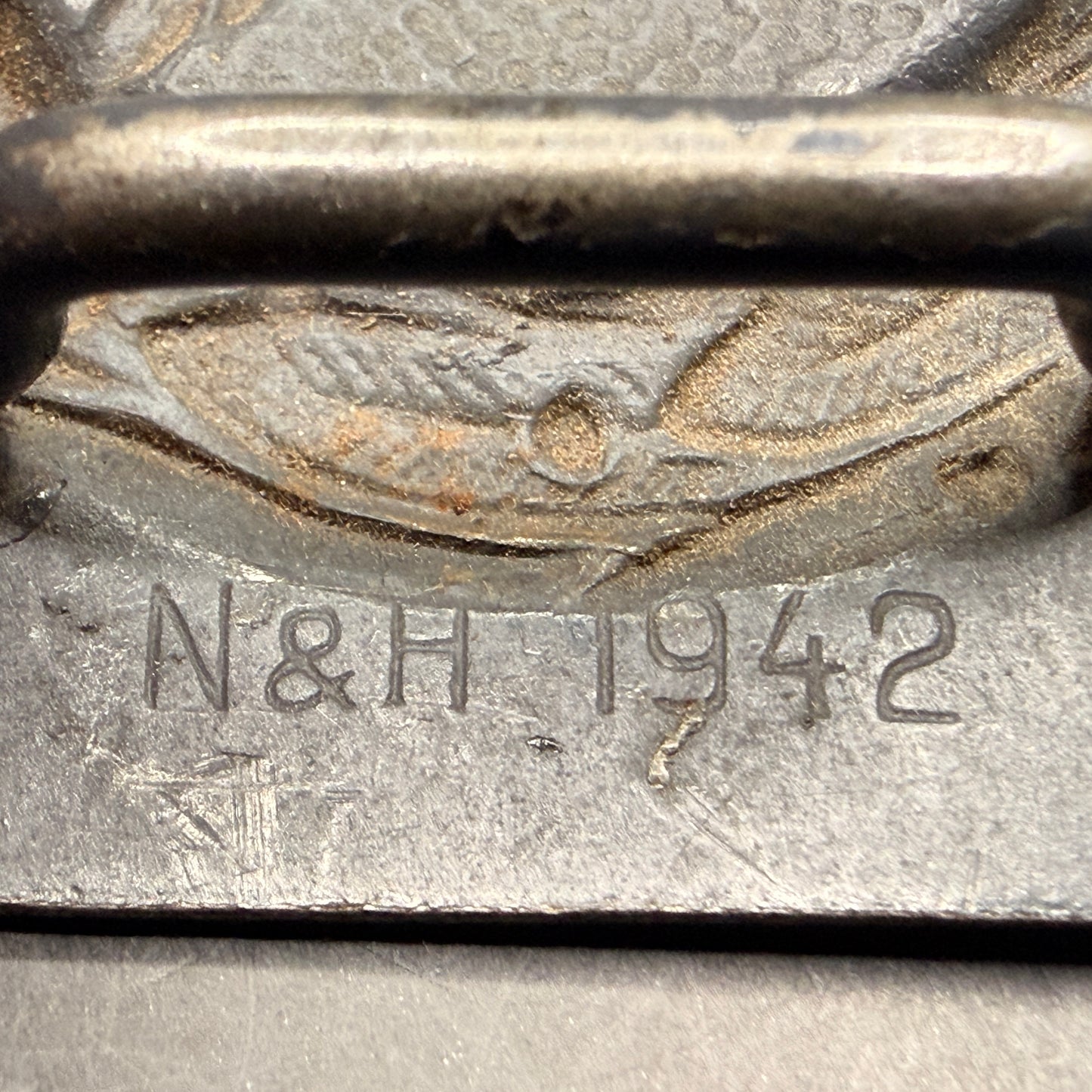 WW2 original artifact – Luftwaffe steel belt buckle by Noelle & Hueck 1942 – interior title page