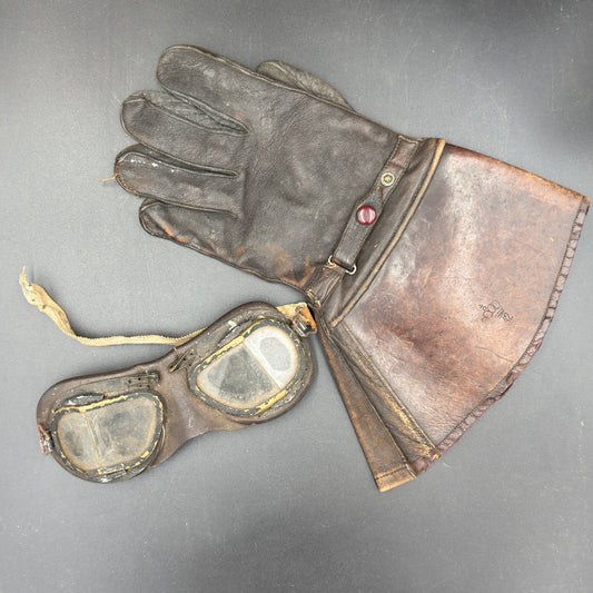 WW2 original artifact – Exclusive: RAF pilot goggles and glove / Captured Near Overloon – AxisArtifacts