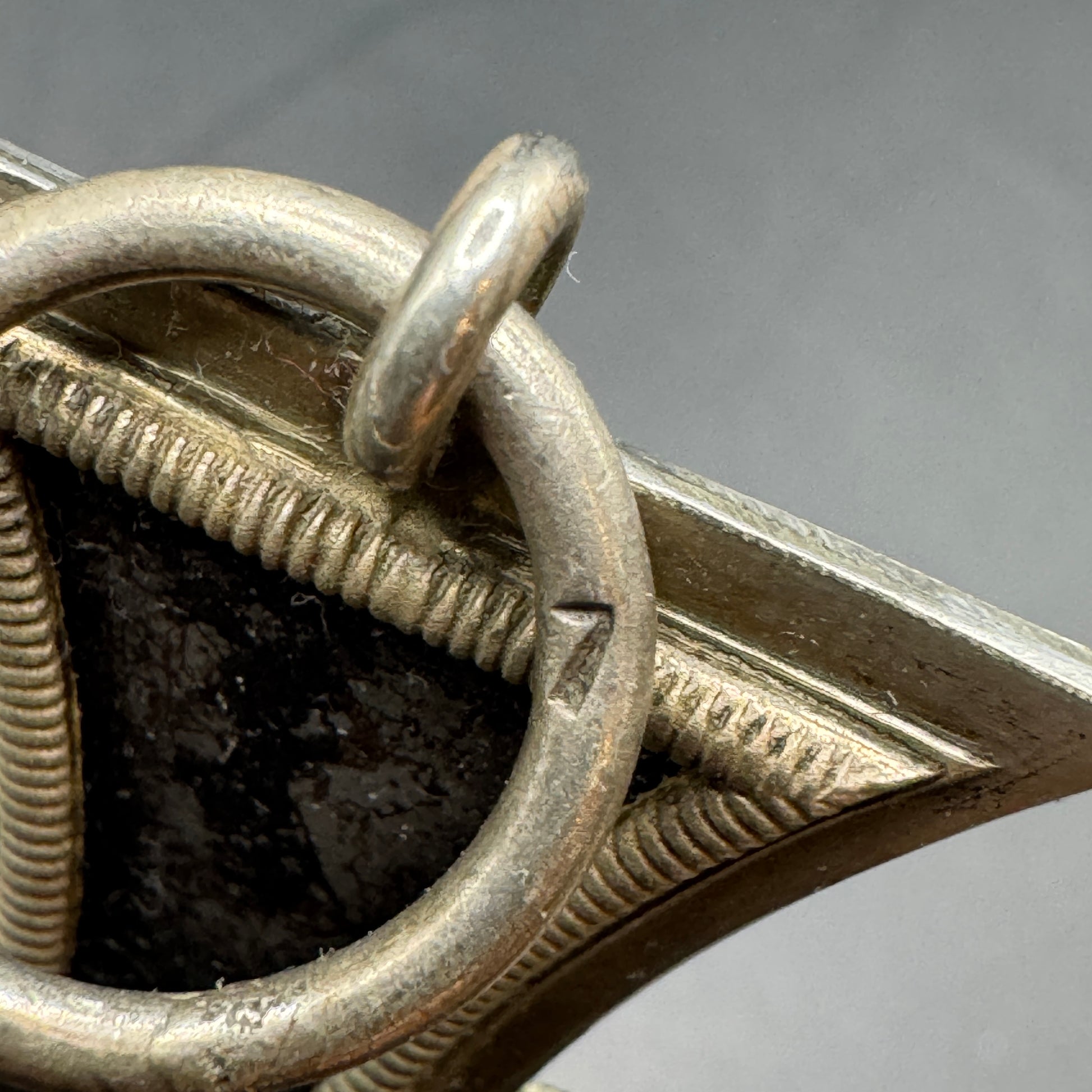 WW2 original artifact – Eiserne Kreuz 2 7 Paul Meybauer – interior detail