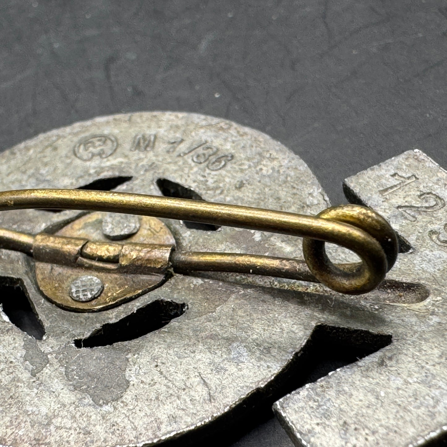 WW2 original artifact – Hitlerjugend (HJ)-Leistungsabzeichen in Silver RZM M1/36 – interior page