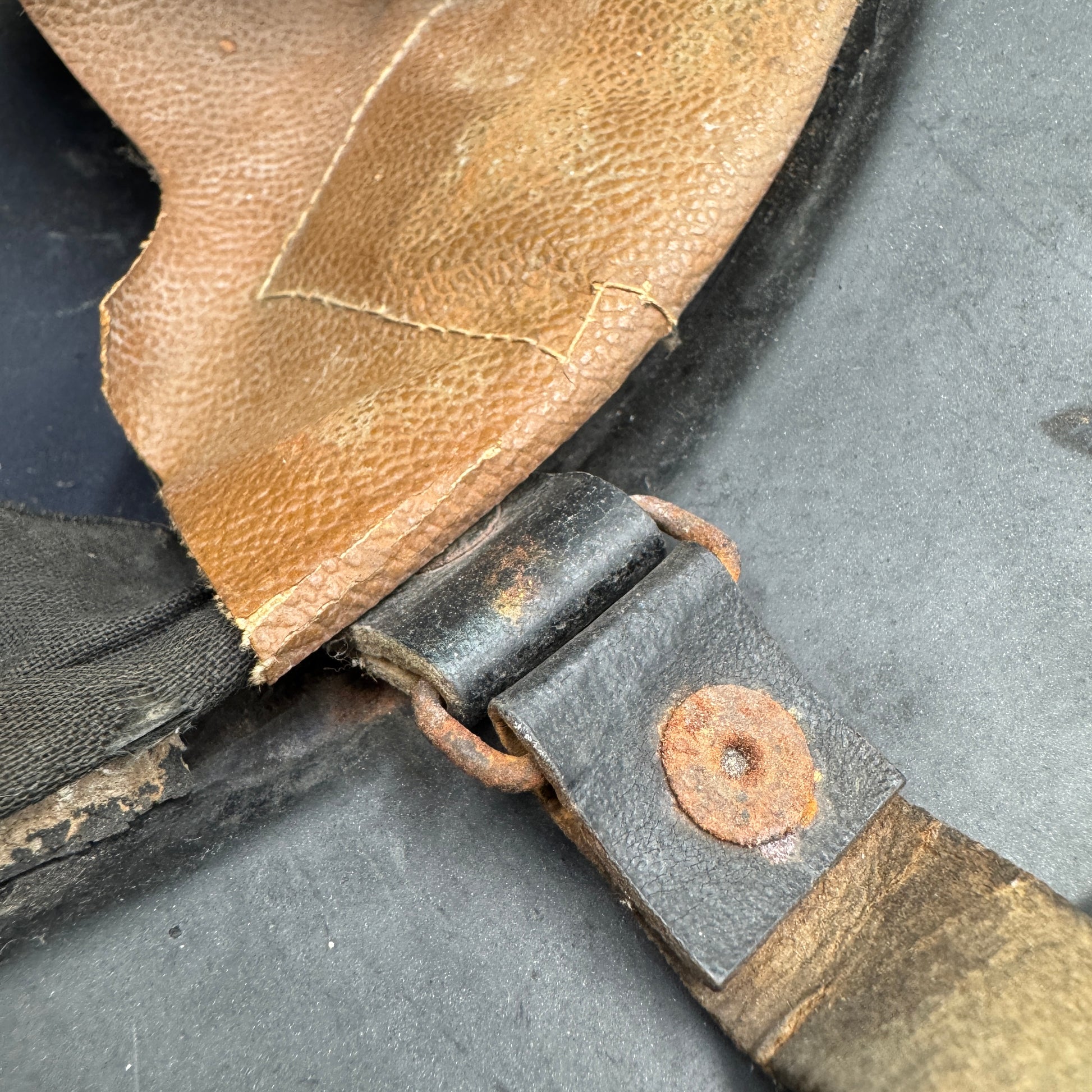 WW2 original artifact – Luftschutzhelmet – interior page