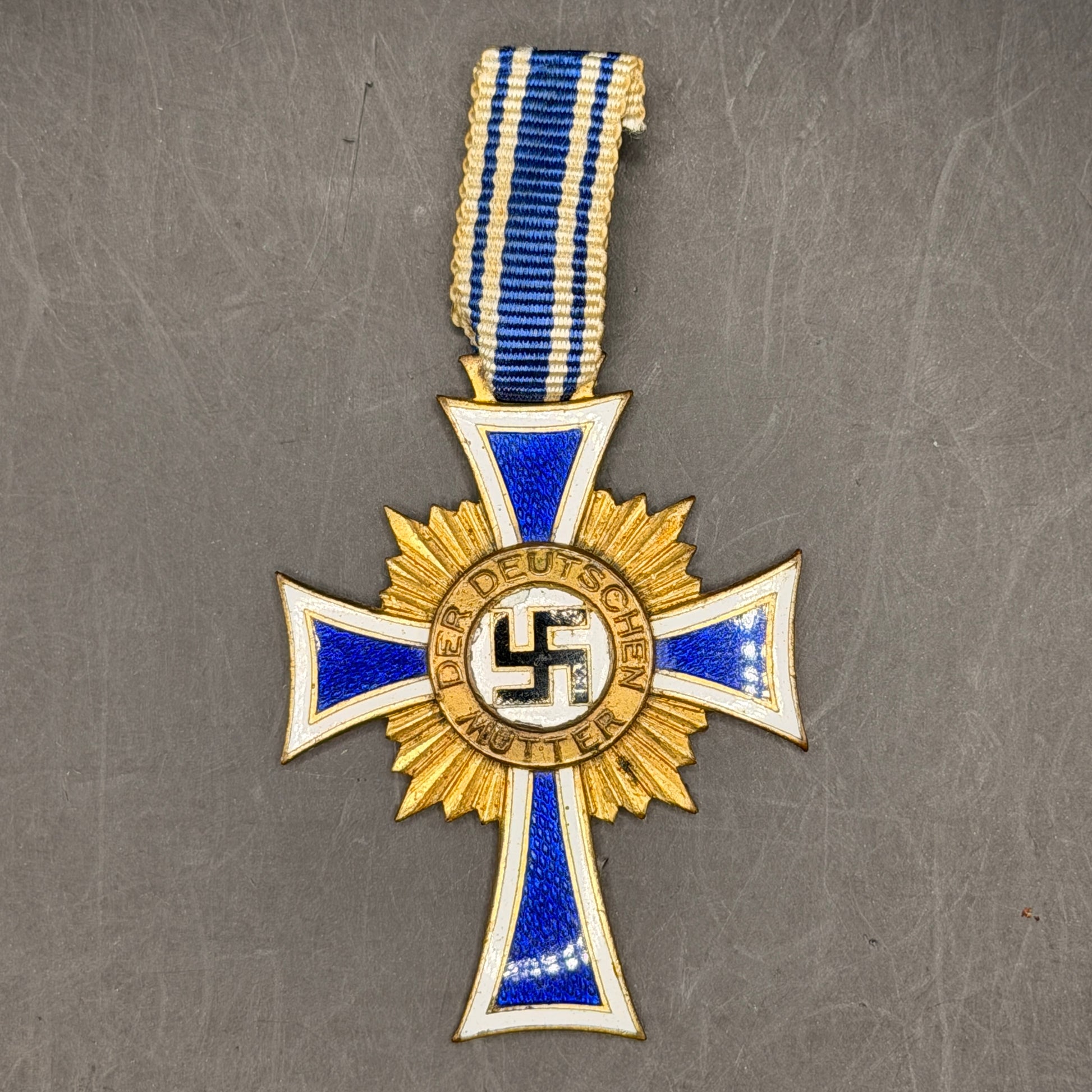 WW2 original artifact – Mutter Kreuz Gold (short ribbon) – interior page