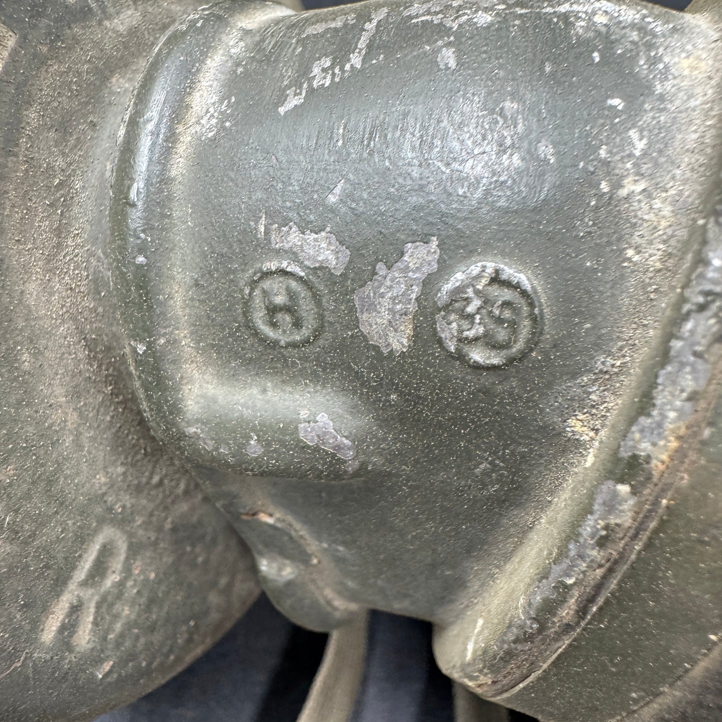 WW2 original artifact – German Gassmask with canister – interior page