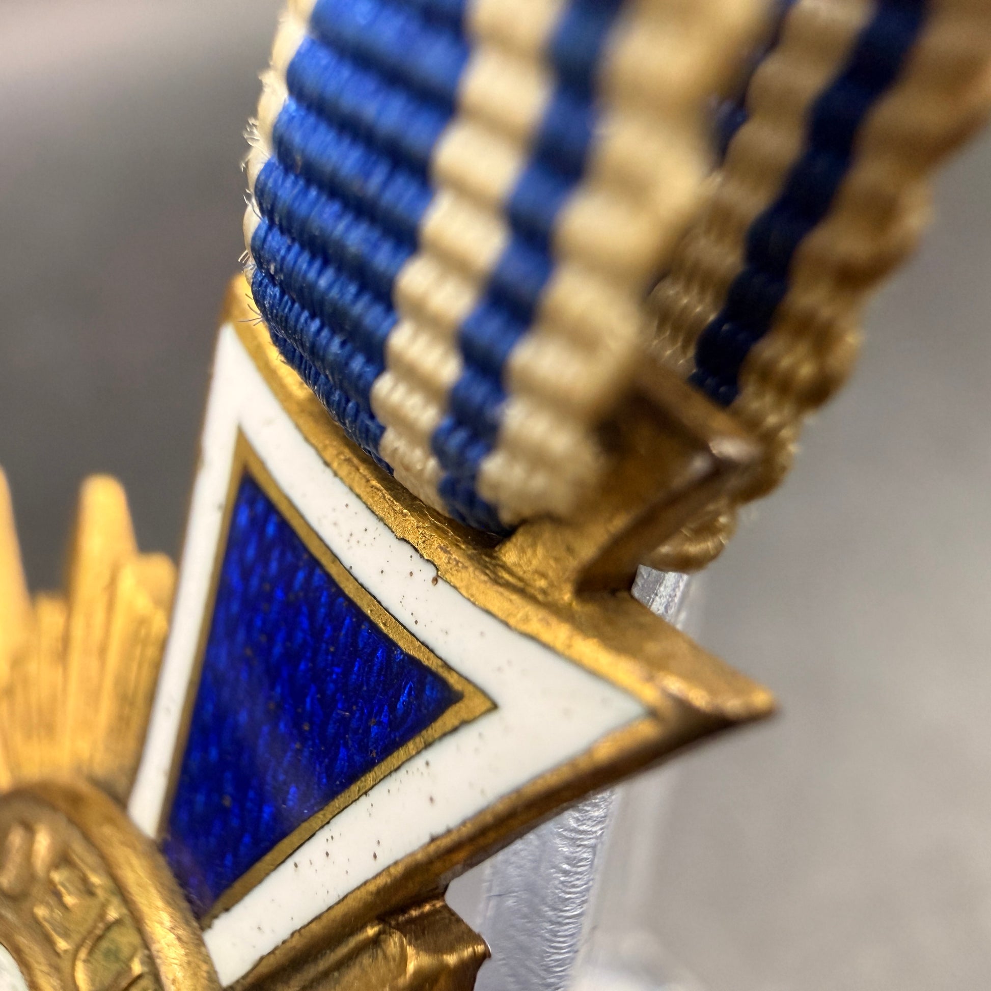 WW2 original artifact – Mutter Kreuz Gold (short ribbon) – interior page