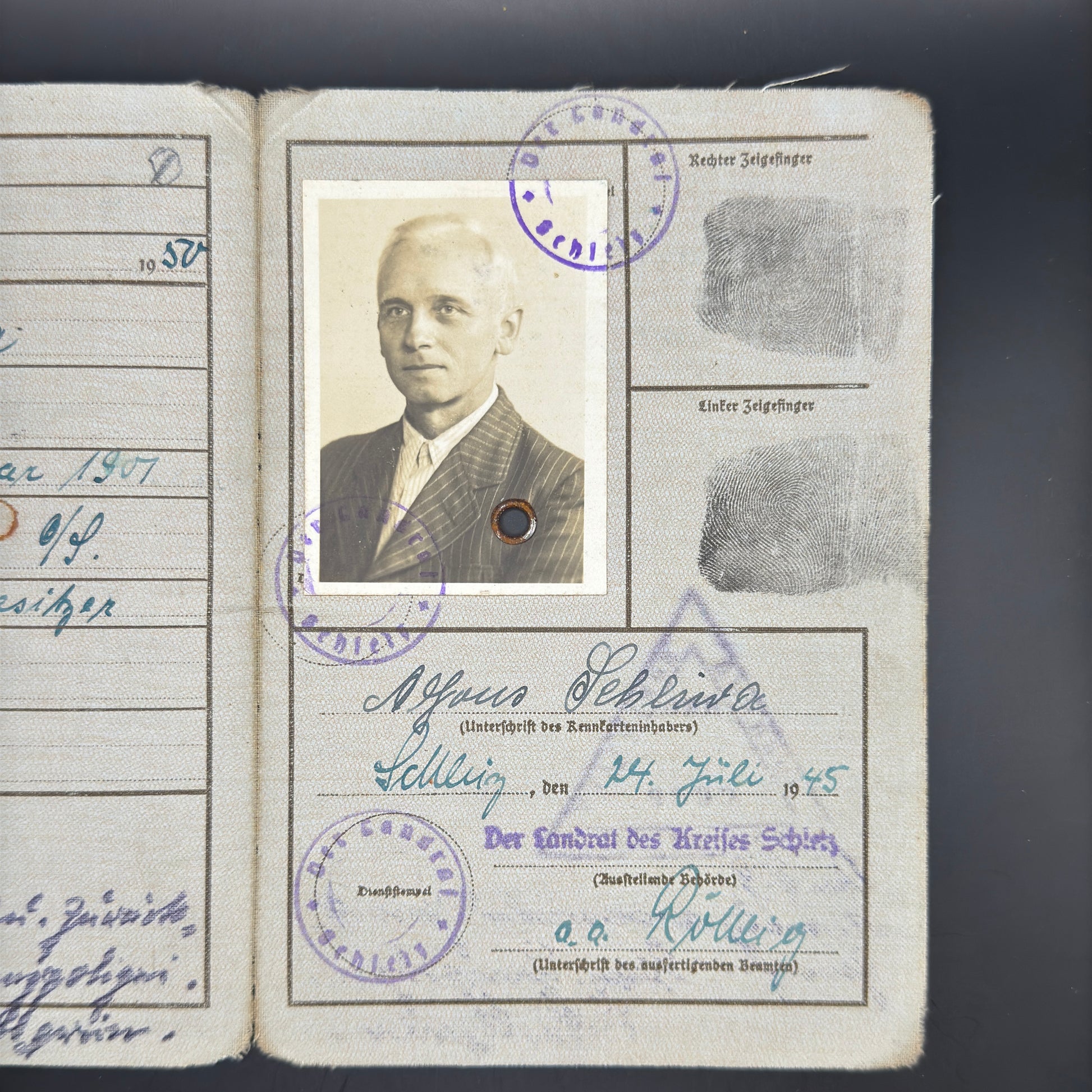 WW2 original artifact – Kennkarte 1945 with nice rear! – interior title page