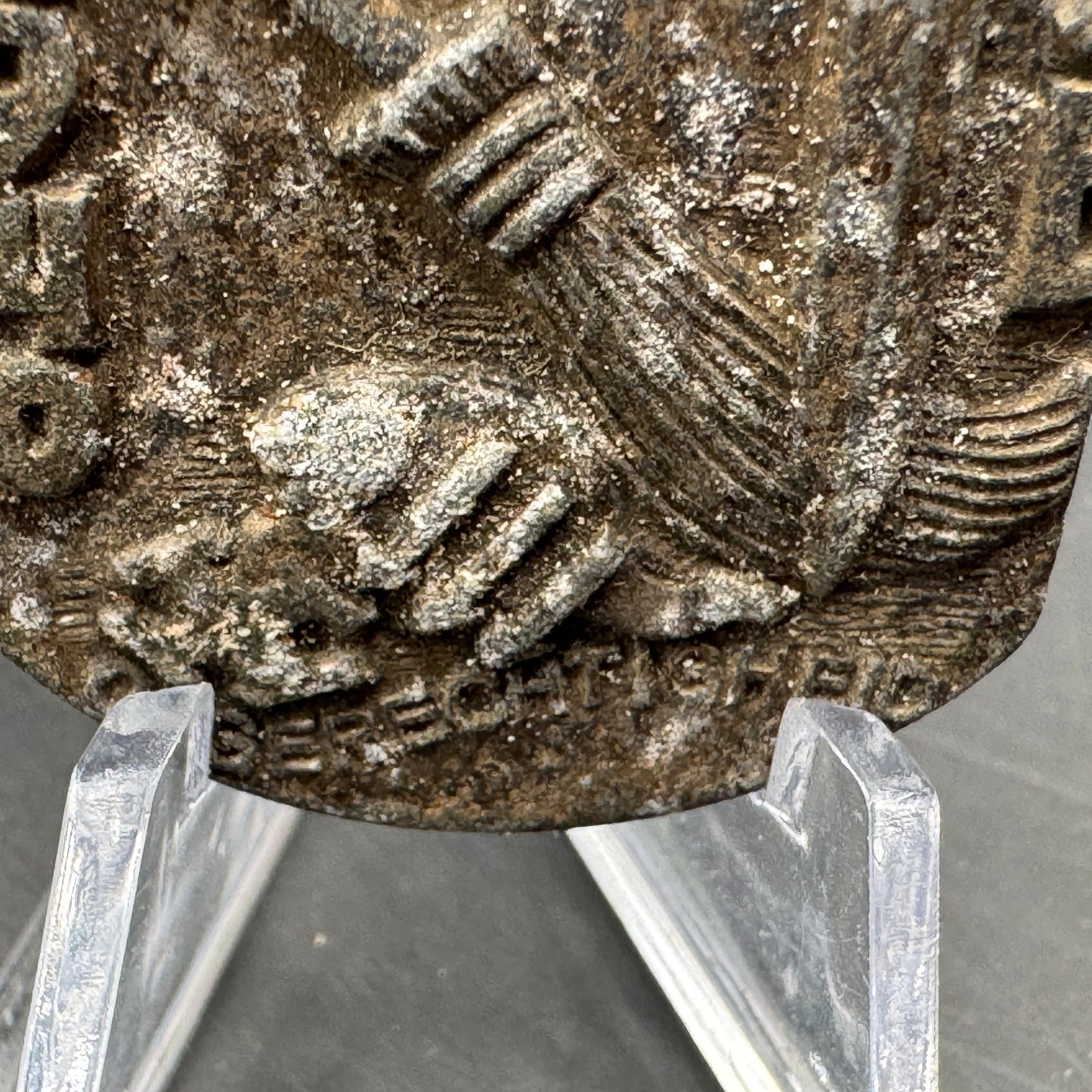 WW2 original artifact – NSB Tinnie – ‘Goudsberg Vrijheid en Recht 1940’ – interior detail