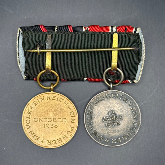 WW2 original artifact – Two-pieced medal-bar Austrian- and Czech 'Anschluss' – interior detail