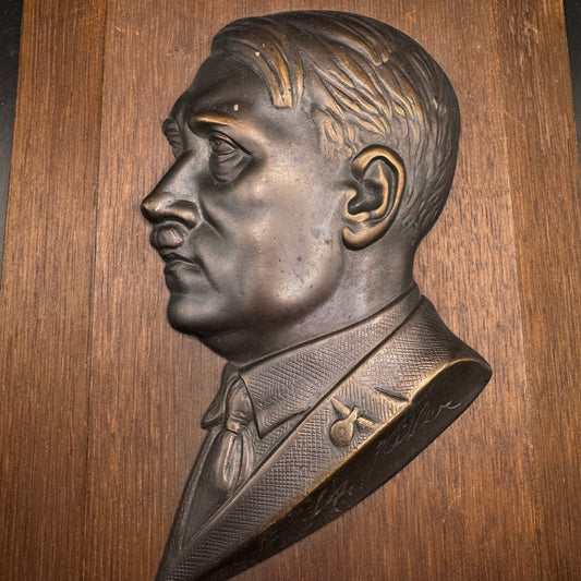 WW2 original artifact – Adolf Hitler bronze wall plaque – interior detail