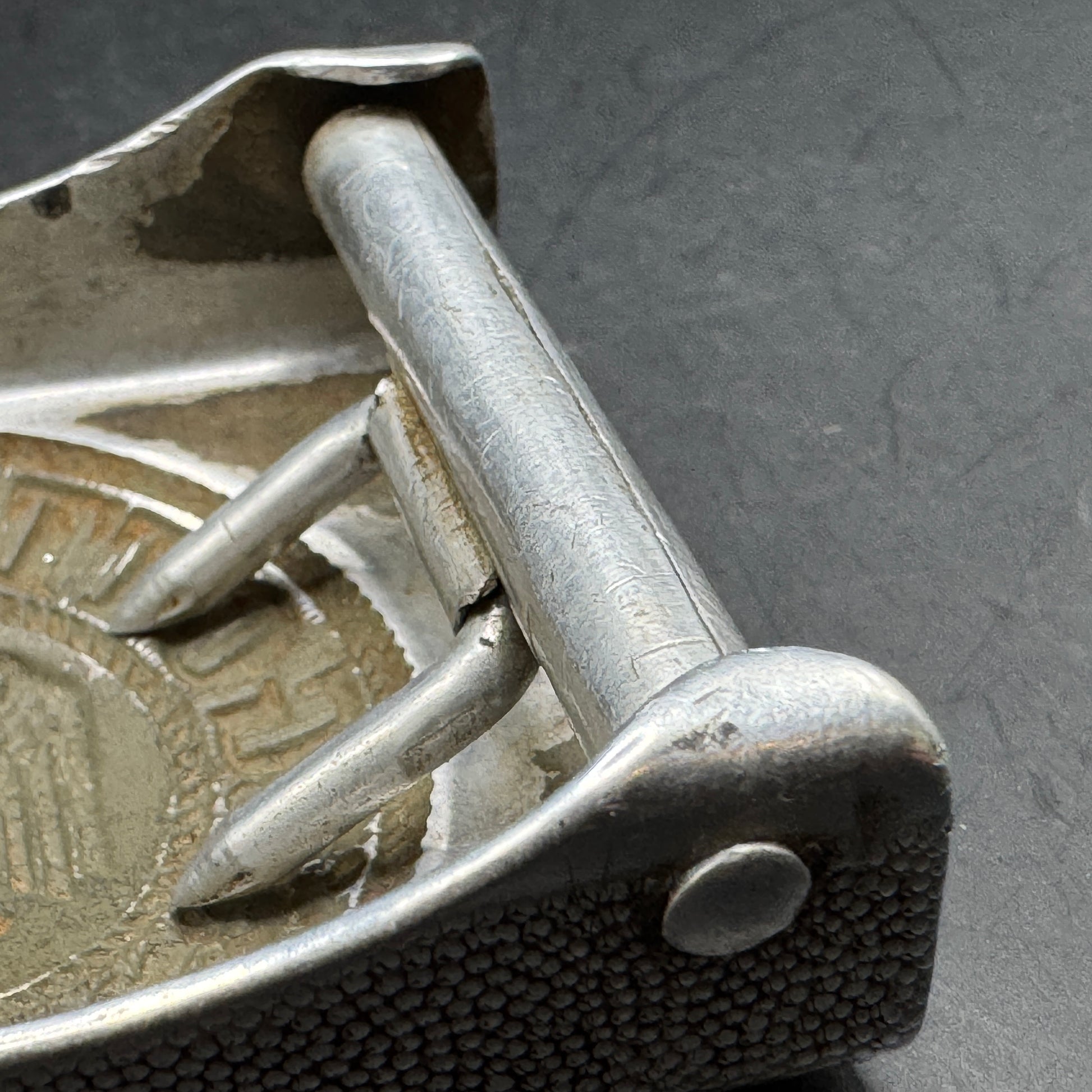 WW2 original artifact – Alumunium Heer Buckle with matching black belt – interior page