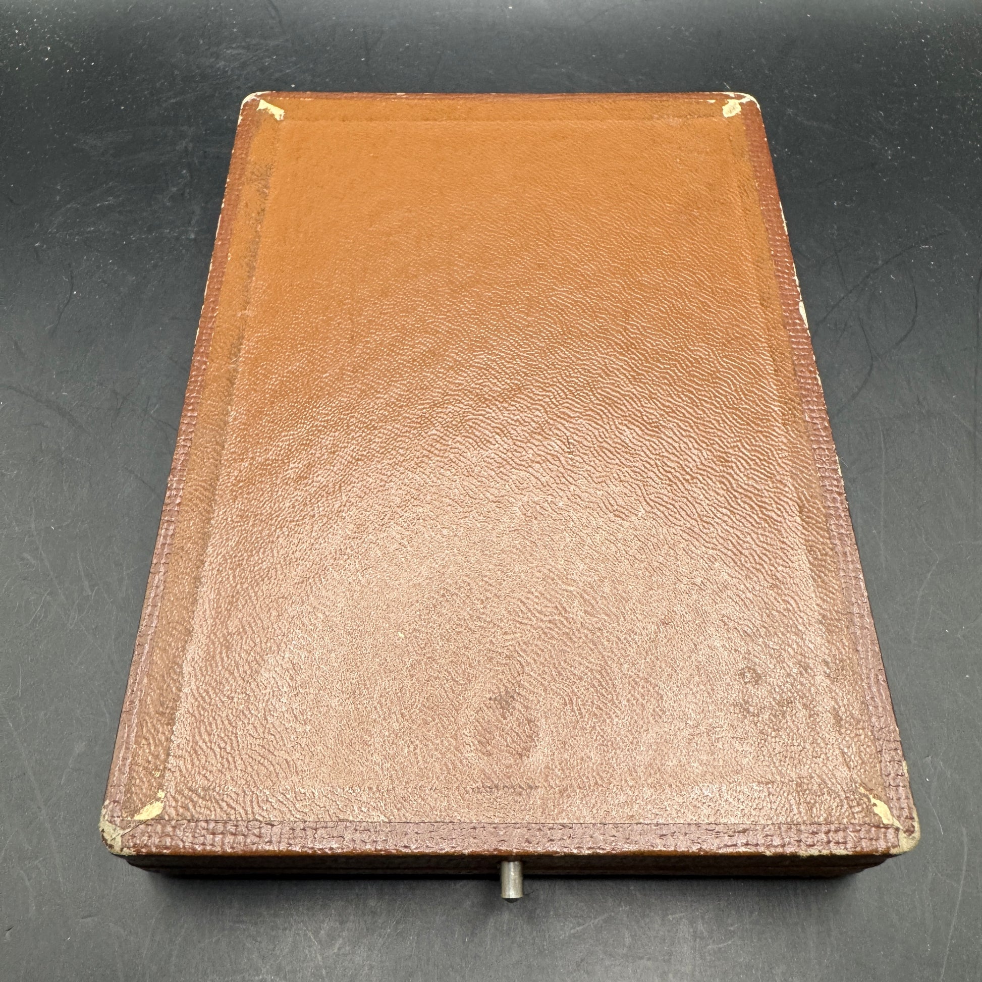 WW2 original artifact – Extremely rare!! Reichsverband für das deutsche hundewesen with original case – interior page