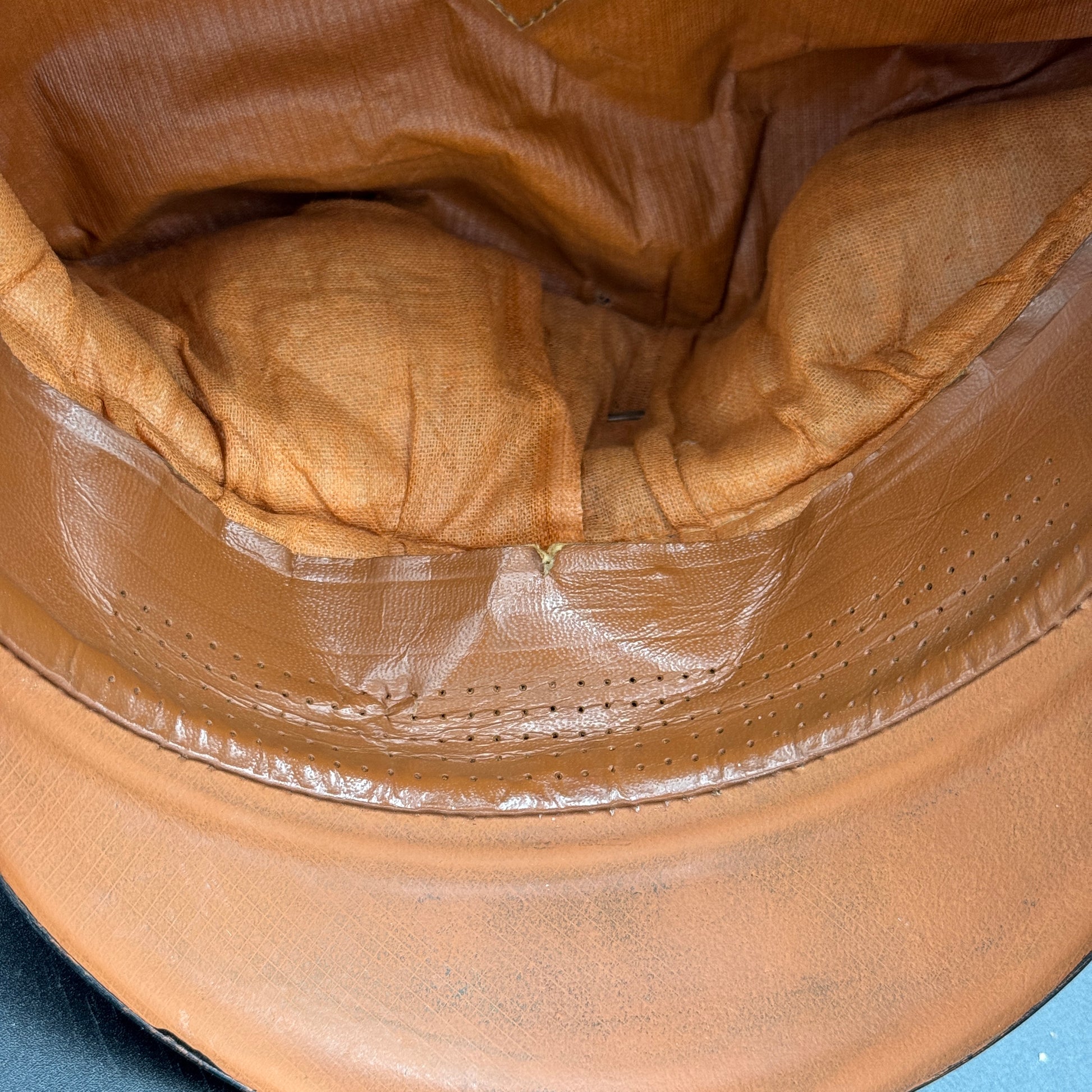 WW2 original artifact – Postal Service (Postschutz) EM/NCO Visor Cap – interior page