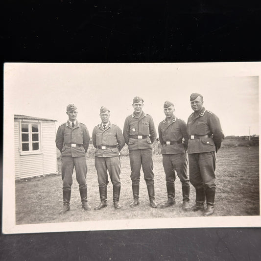 WW2 original artifact – Luftwaffe Group Photo Set with Rare Spanish Cross – 2 Original WWII Photos – interior detail